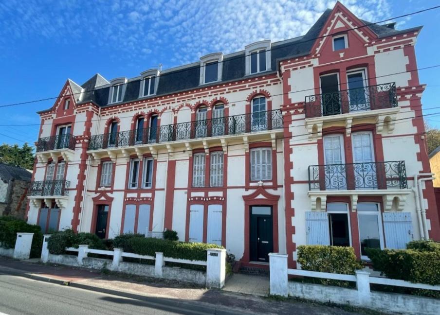 La Perle De Houlgate Apartment Exterior photo